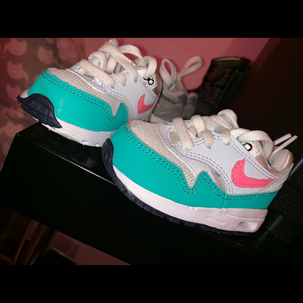 Baby shoes